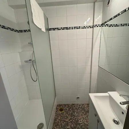 Apartment Au Coeur De 4 *